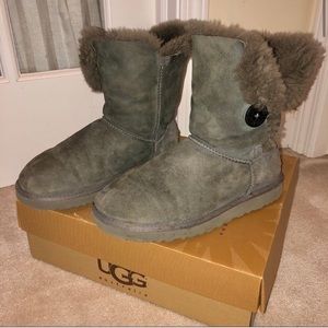 UGG Gray Bailey Button Boots Snow Warm Fuzzy Winter Fur Holiday